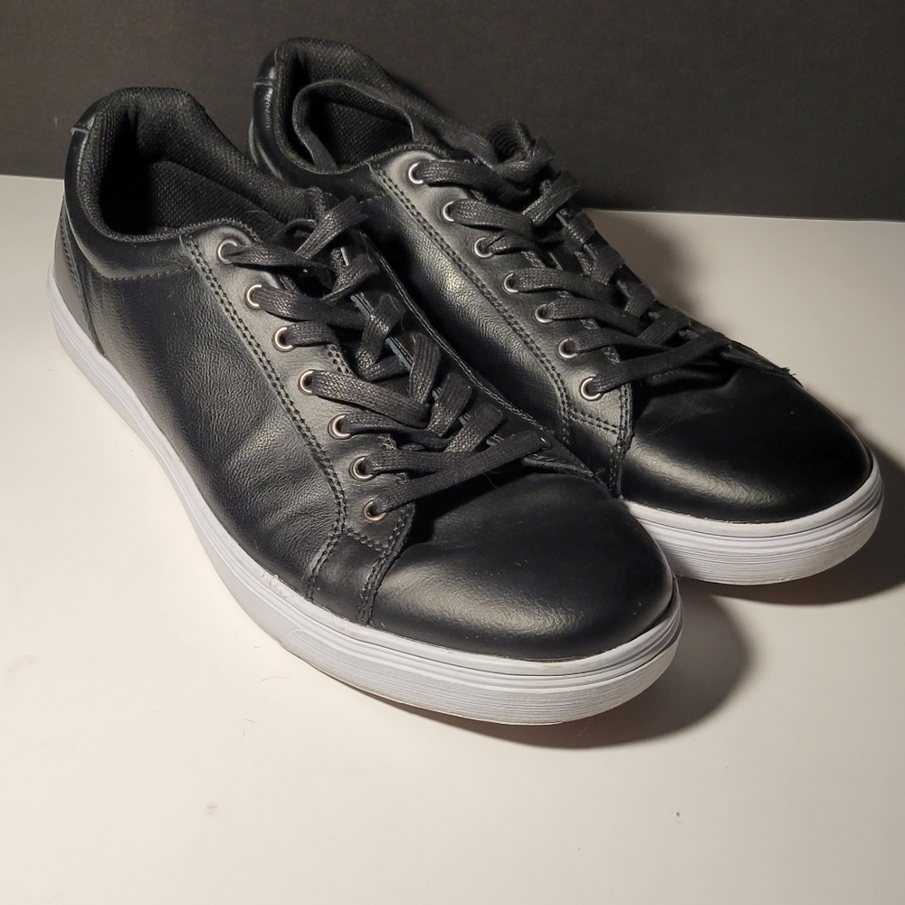 Black Leather Shoes Ventura - Size 13 Perry Ellis America Ultra Foam